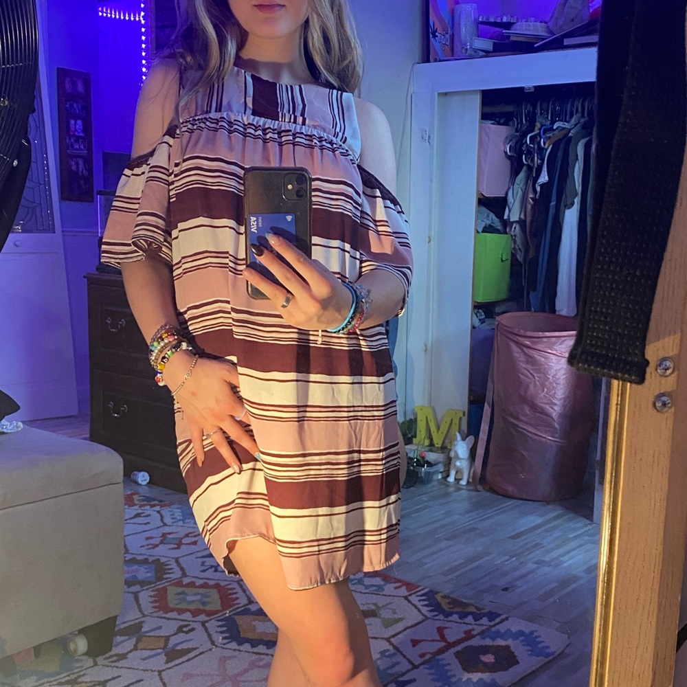 dress - Picture 2 of 4
